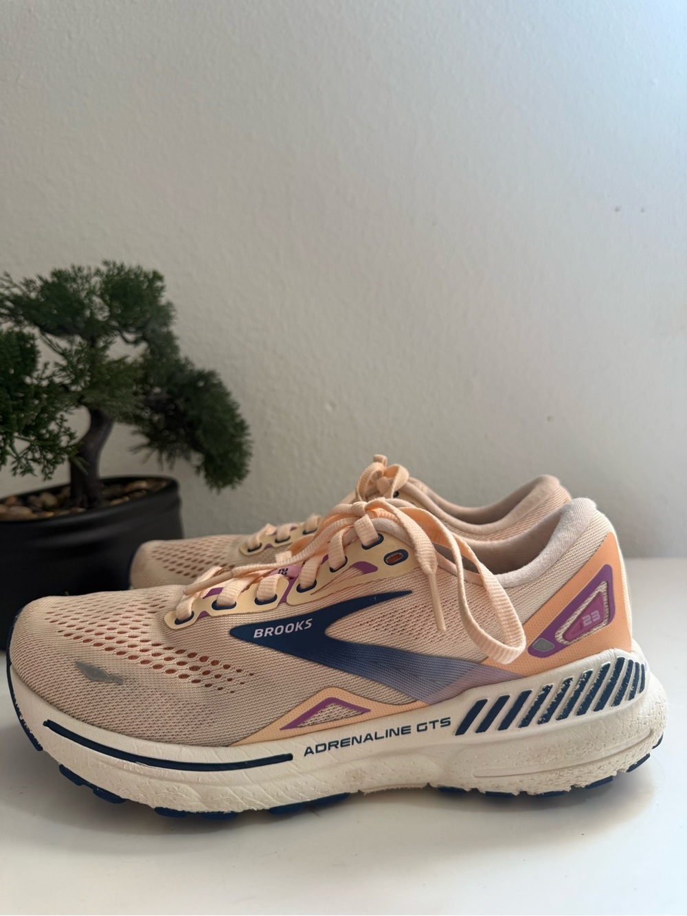 Brooks adrenaline 23 Women size 7 Running Sneakers — Peach with Purple Accents - Picture 6 of 13